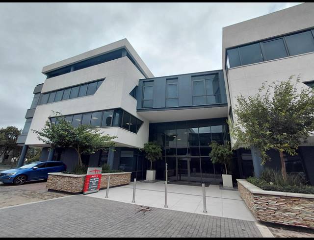 347M² OFFICE TO LET IN VORNA VALLEY